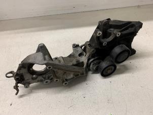 Gebruikte Dynamosteun onder Volkswagen Crafter 2.0 TDI 16V Prijs op aanvraag aangeboden door Autodemontage van de Laar