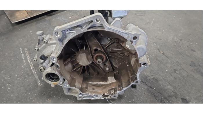 Gebruikte Versnellingsbak Volkswagen Polo VI (AW1) 1.0 TSI 12V Prijs € 450,00 Margeregeling aangeboden door Autodemontage van de Laar