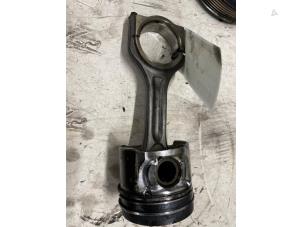 Gebruikte Drijfstang Volvo V40 (MV) 1.6 D2 Prijs op aanvraag aangeboden door Autodemontage van de Laar