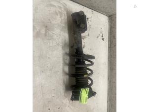 Gebruikte Mac Phersonpoot rechts-voor Renault Laguna III (BT) 2.0 dCi 16V 130 Prijs € 70,00 Margeregeling aangeboden door Autodemontage van de Laar