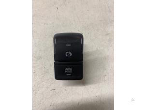 Gebruikte Handrem schakelaar Volkswagen Golf VII (AUA) 2.0 GTI 16V Performance Package Prijs op aanvraag aangeboden door Autodemontage van de Laar