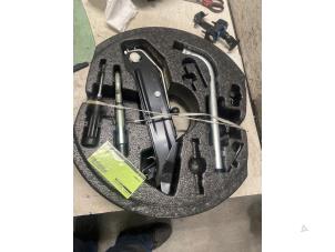 Gebruikte Krikset Seat Altea XL (5P5) 1.9 TDI Prijs € 35,00 Margeregeling aangeboden door Autodemontage van de Laar