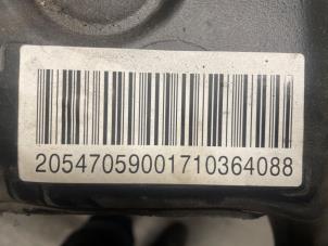 Gebruikte Tank Mercedes C (W205) C-180 1.6 16V Prijs € 250,00 Margeregeling aangeboden door Autodemontage van de Laar