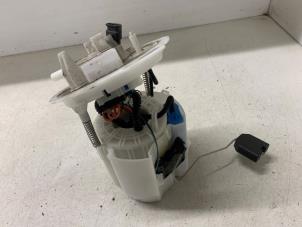 Gebruikte Benzinepomp Mercedes C (W205) C-180 1.6 16V Prijs € 150,00 Margeregeling aangeboden door Autodemontage van de Laar