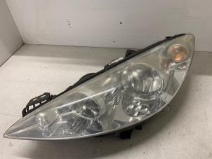 Gebruikte Koplamp links Peugeot 308 SW (4E/H) 1.6 VTI 16V Prijs € 70,00 Margeregeling aangeboden door Autodemontage van de Laar