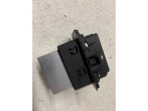 Gebruikte Kachel Weerstand Toyota Aygo (B40) 1.0 12V VVT-i Prijs € 25,00 Margeregeling aangeboden door Autodemontage van de Laar