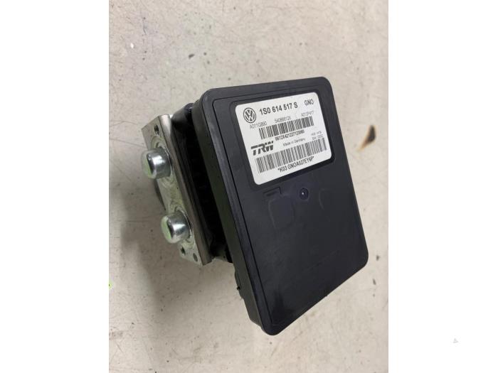 Gebruikte ABS Pomp Volkswagen Up! (121) 1.0 MPI 12V Prijs € 121,00 Inclusief btw aangeboden door Autodemontage van de Laar