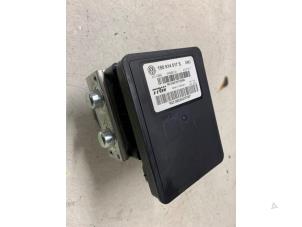 Gebruikte ABS Pomp Volkswagen Up! (121) 1.0 MPI 12V Prijs € 121,00 Inclusief btw aangeboden door Autodemontage van de Laar