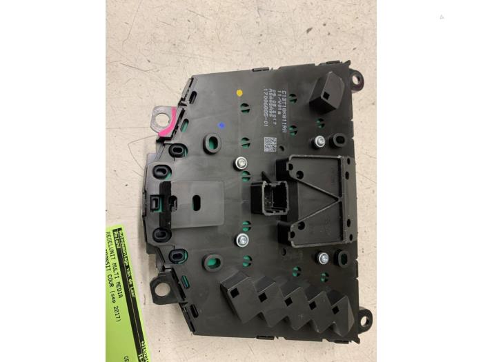 Regelunit Multi Media van een Ford Transit Courier 1.5 TDCi 75 2017