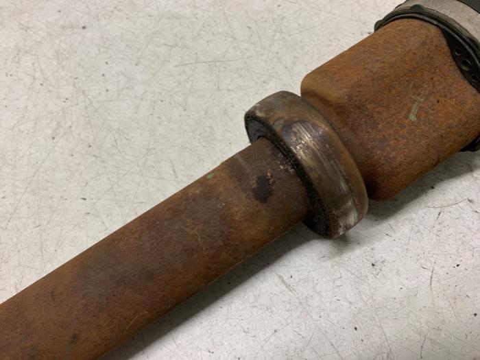 Aandrijfas rechts-voor van een Ford Transit Courier 1.5 TDCi 75 2017