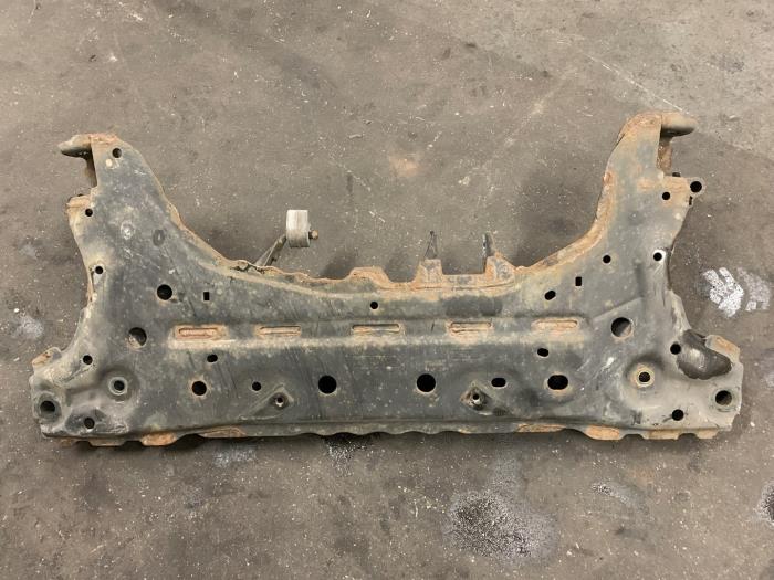 Subframe van een Ford Transit Courier 1.5 TDCi 75 2017
