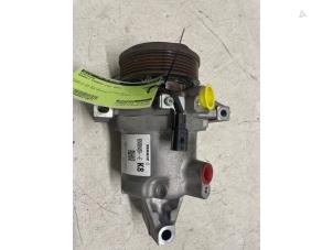 Gebruikte Aircopomp Renault Express 1.5 dCi 75 Prijs € 250,00 Margeregeling aangeboden door Autodemontage van de Laar