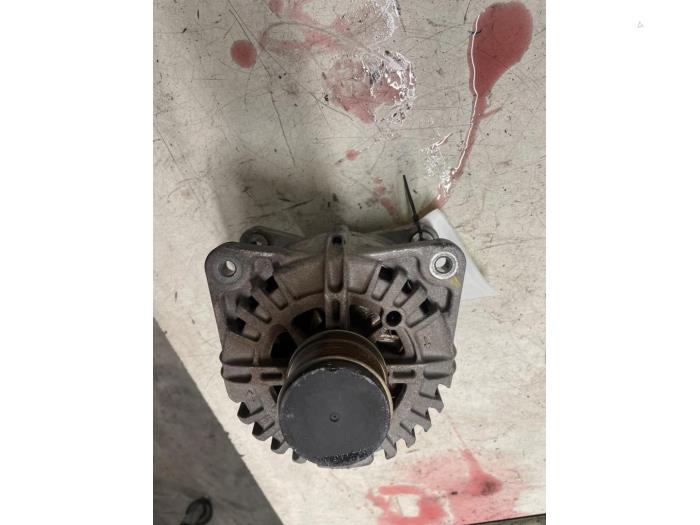 Dynamo van een Renault Express 1.5 dCi 75 2023