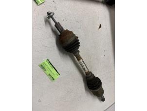 Gebruikte Steekas links-achter Renault Twingo III (AH) ZE R80 Prijs € 150,00 Margeregeling aangeboden door Autodemontage van de Laar