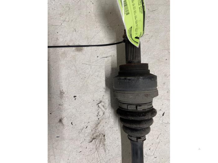 Gebrauchte Aandrijfas links-achter BMW 3 serie (F30) 318d 2.0 16V Preis € 50,00 Margenregelung angeboten von Autodemontage van de Laar