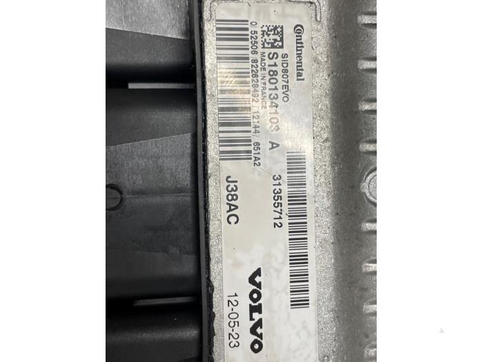 Gebruikte Computer Motormanagement Volvo C30 (EK/MK) 1.6 D2 16V Prijs € 125,00 Margeregeling aangeboden door Autodemontage van de Laar