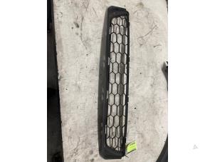 Gebruikte Bumper Rooster Volvo C30 (EK/MK) 1.6 D2 16V Prijs € 35,00 Margeregeling aangeboden door Autodemontage van de Laar