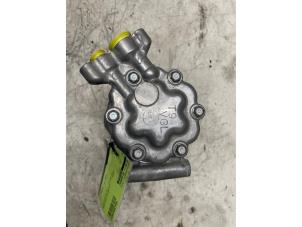 Gebruikte Aircopomp Dacia Sandero I (BS) 1.2 16V Prijs € 100,00 Margeregeling aangeboden door Autodemontage van de Laar