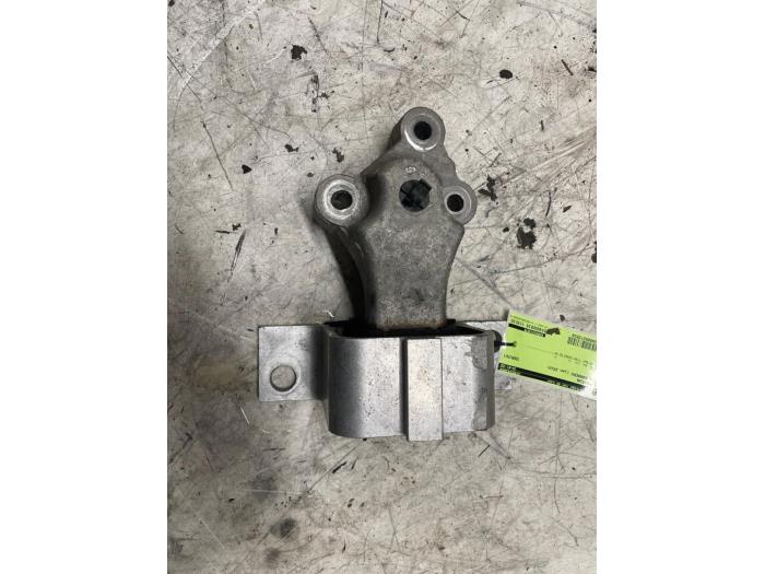 Gebruikte Motorsteun Dacia Sandero I (BS) 1.2 16V Prijs € 35,00 Margeregeling aangeboden door Autodemontage van de Laar