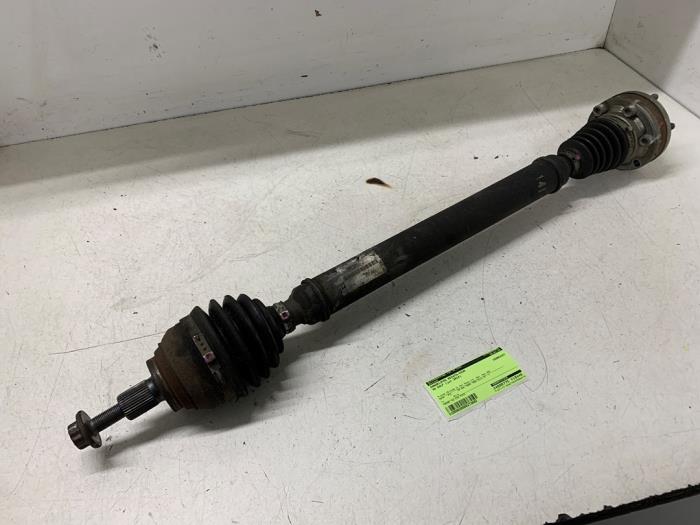 Gebruikte Aandrijfas rechts-voor Volkswagen Golf VII (AUA) 2.0 GTI 16V Prijs € 150,00 Margeregeling aangeboden door Autodemontage van de Laar