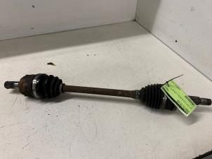 Gebruikte Aandrijfas links-voor Hyundai i10 (B5) 1.0 12V Prijs € 75,00 Margeregeling aangeboden door Autodemontage van de Laar