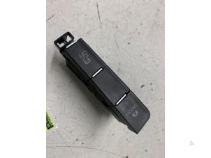 Gebruikte ESP Schakelaar Volkswagen Golf VII (AUA) 2.0 GTI 16V Prijs € 15,00 Margeregeling aangeboden door Autodemontage van de Laar