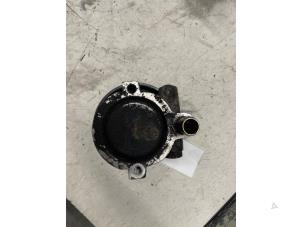 Gebruikte Pomp Servo Renault Espace (JK) 2.0 16V Turbo Prijs € 70,00 Margeregeling aangeboden door Autodemontage van de Laar