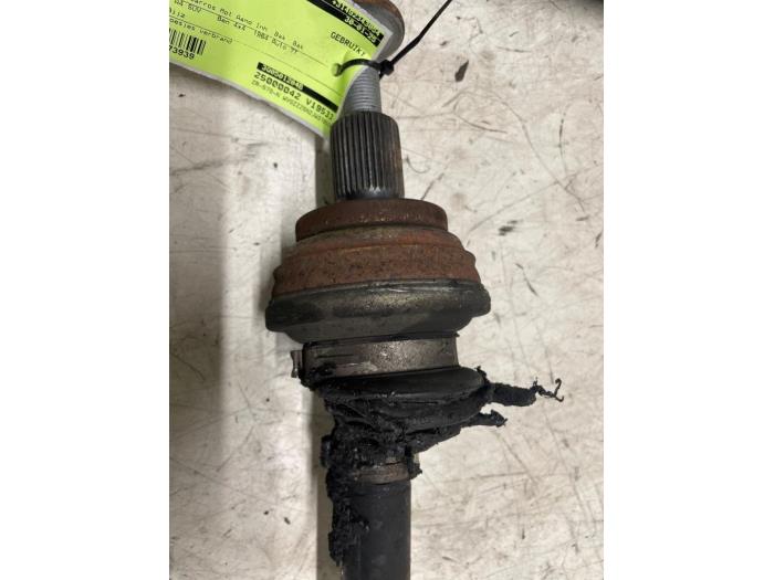 Aandrijfas rechts-achter van een Volkswagen Tiguan (AD1) 2.0 TSI 16V 4Motion 2018