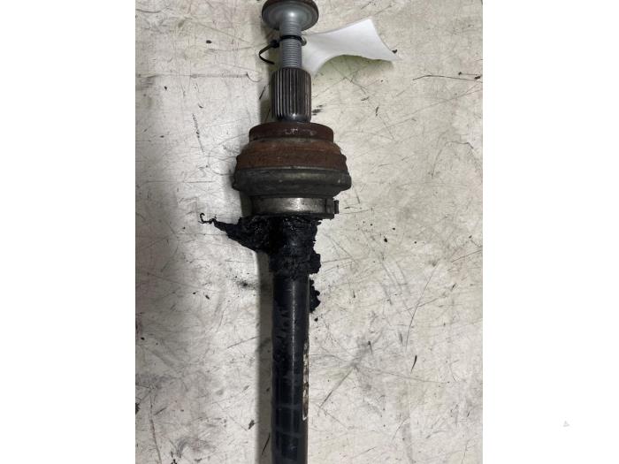 Aandrijfas rechts-achter van een Volkswagen Tiguan (AD1) 2.0 TSI 16V 4Motion 2018