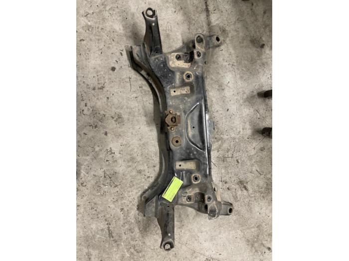 Gebruikte Subframe Peugeot 108 1.0 12V Prijs € 100,00 Margeregeling aangeboden door Autodemontage van de Laar