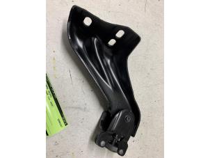 Gebruikte Schuifdeurrol rechts Ford Transit Courier 1.5 TDCi 75 Prijs € 48,40 Inclusief btw aangeboden door Autodemontage van de Laar