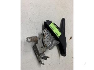 Gebruikte Handremhendel Ford Transit Courier 1.5 TDCi 75 Prijs € 48,40 Inclusief btw aangeboden door Autodemontage van de Laar