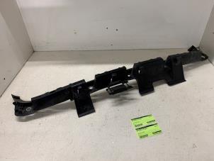 Gebruikte Bumpersteun midden-achter BMW 3 serie Touring (E91) 320i 16V Prijs € 25,00 Margeregeling aangeboden door Autodemontage van de Laar