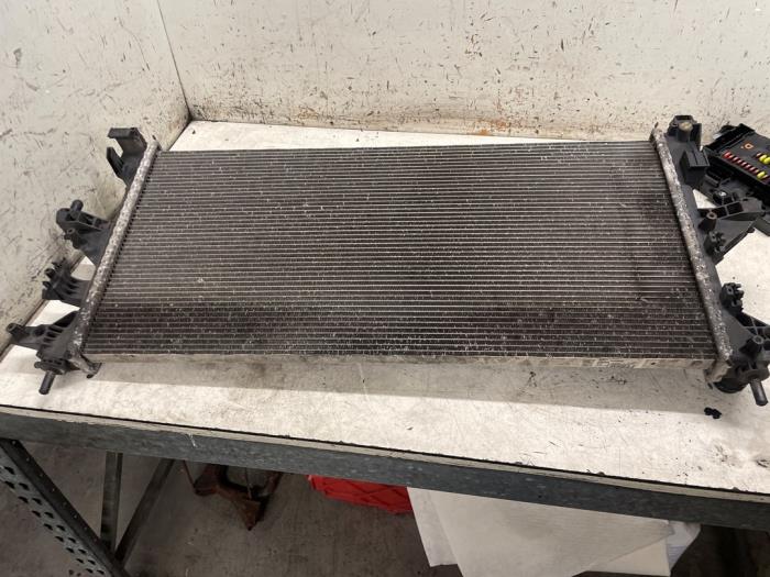 Radiateur van een Peugeot Boxer (U9) 2.2 HDi 130 Euro 5 2013