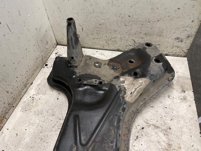 Subframe van een Peugeot Boxer (U9) 2.2 HDi 130 Euro 5 2013