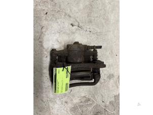 Gebruikte Remklauw (Tang) rechts-achter Peugeot Boxer (U9) 2.2 HDi 130 Euro 5 Prijs € 70,00 Margeregeling aangeboden door Autodemontage van de Laar