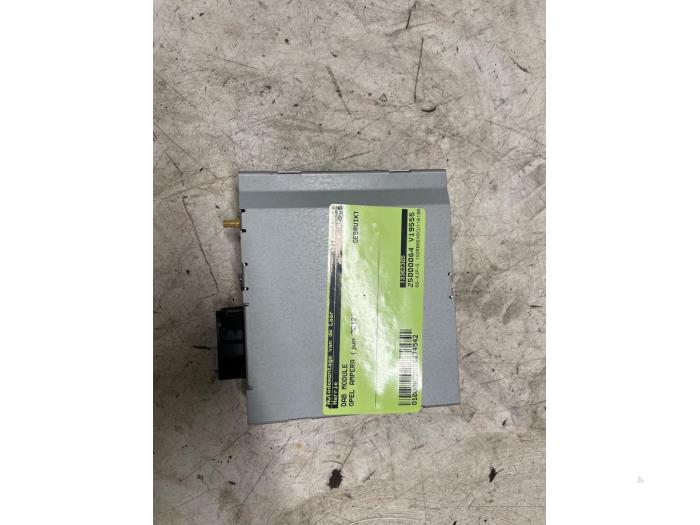 Gebruikte DAB module Opel Ampera 1.4 16V Prijs € 140,00 Margeregeling aangeboden door Autodemontage van de Laar