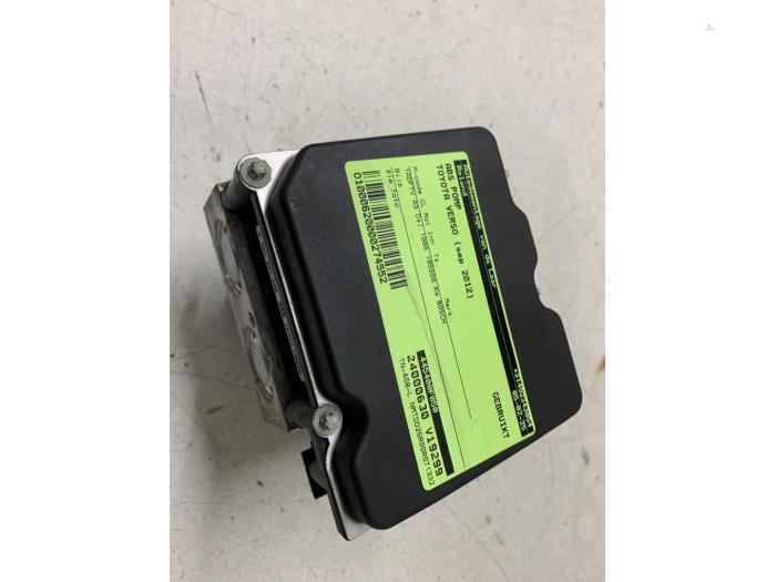Gebruikte ABS Pomp Toyota Verso 2.0 16V D-4D-F Prijs € 125,00 Margeregeling aangeboden door Autodemontage van de Laar