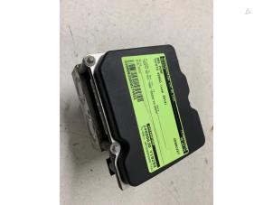 Gebruikte ABS Pomp Toyota Verso 2.0 16V D-4D-F Prijs € 125,00 Margeregeling aangeboden door Autodemontage van de Laar