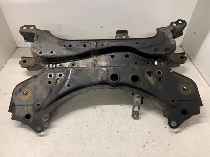 Gebruikte Subframe Toyota Verso 2.0 16V D-4D-F Prijs € 100,00 Margeregeling aangeboden door Autodemontage van de Laar