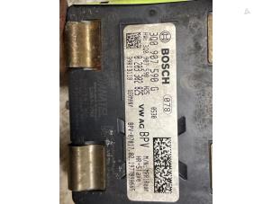 Gebruikte Radar sensor Audi Q3 (F3B) 1.5 35 TFSI 16V Prijs € 200,00 Margeregeling aangeboden door Autodemontage van de Laar
