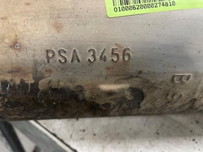 Gebruikte Uitlaat Middendemper Peugeot 5008 II (M4/MC/MJ/MR) 1.2 12V e-THP PureTech 130 Prijs € 50,00 Margeregeling aangeboden door Autodemontage van de Laar