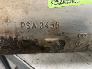 Gebruikte Uitlaat Middendemper Peugeot 5008 II (M4/MC/MJ/MR) 1.2 12V e-THP PureTech 130 Prijs € 50,00 Margeregeling aangeboden door Autodemontage van de Laar