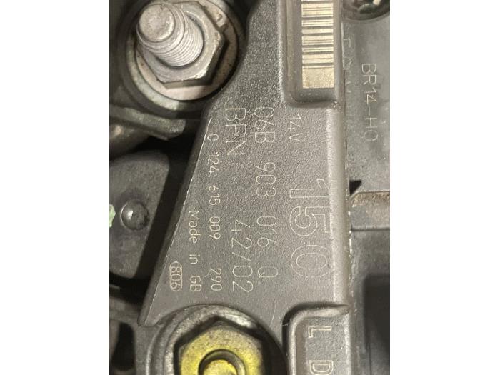 Gebruikte Dynamo Audi A4 (B6) 2.0 20V Prijs € 50,00 Margeregeling aangeboden door Autodemontage van de Laar