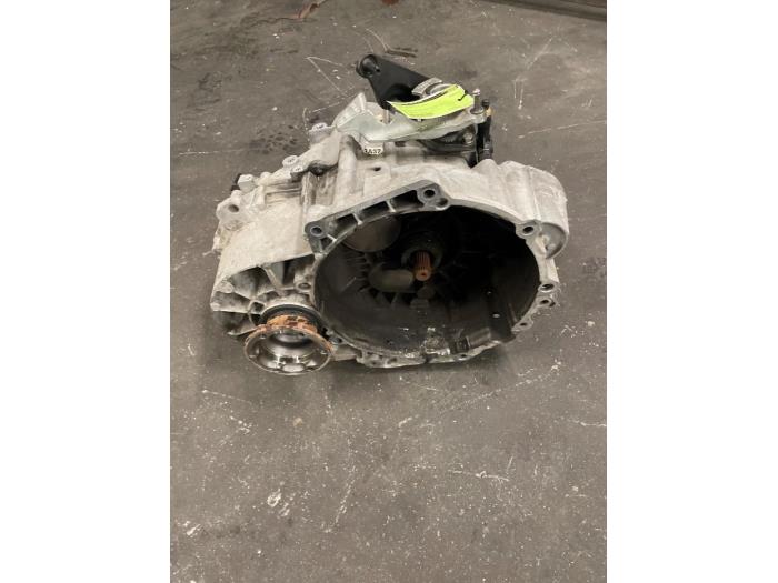 Gebruikte Versnellingsbak Skoda Superb Combi (3V5) 2.0 TDI Prijs € 1.250,00 Margeregeling aangeboden door Autodemontage van de Laar