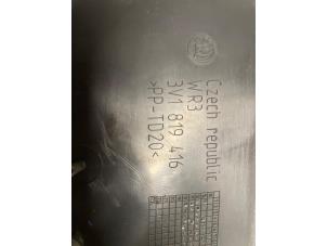 Gebruikte Paravan Skoda Superb Combi (3V5) 2.0 TDI Prijs € 50,00 Margeregeling aangeboden door Autodemontage van de Laar