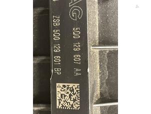 Gebruikte Luchtfilterhuis Skoda Superb Combi (3V5) 2.0 TDI Prijs € 50,00 Margeregeling aangeboden door Autodemontage van de Laar