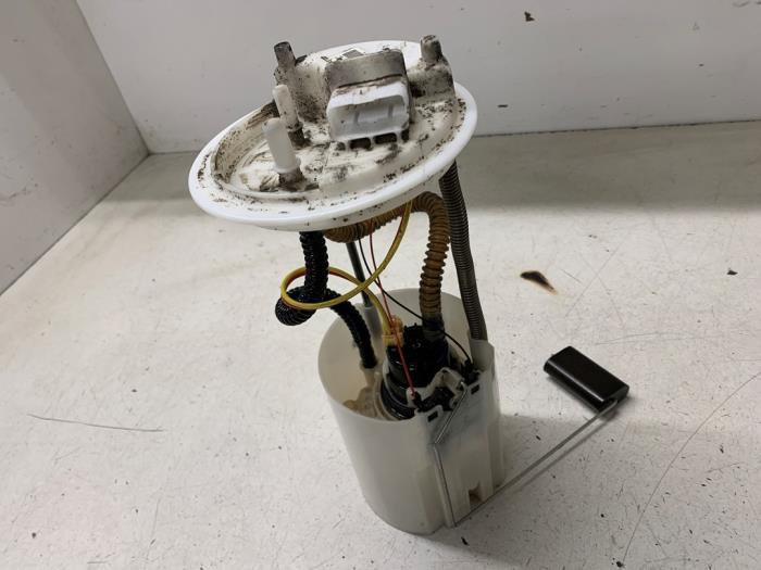 Gebruikte Tank element Pomp Opel Combo 1.6 CDTI 16V Prijs € 50,00 Margeregeling aangeboden door Autodemontage van de Laar