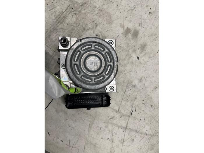 Gebruikte ABS Pomp Skoda Superb Combi (3V5) 2.0 TDI Prijs € 225,00 Margeregeling aangeboden door Autodemontage van de Laar