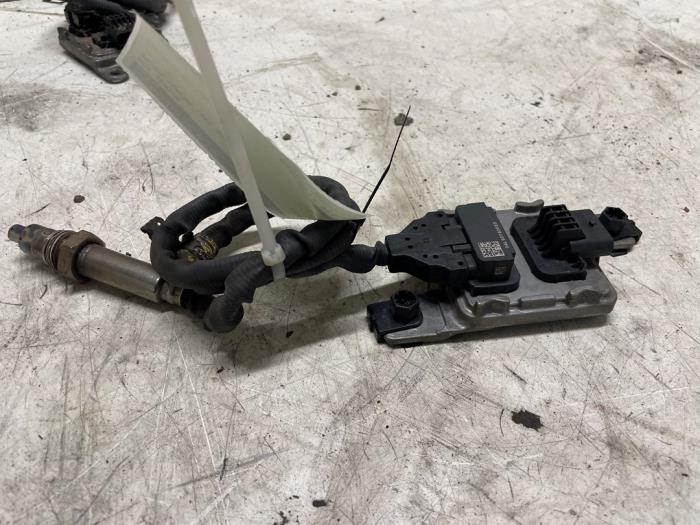 Nox sensor van een Skoda Superb Combi (3V5) 2.0 TDI 2019